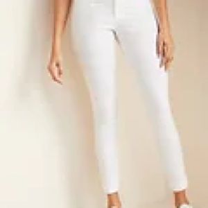 NWT Old Navy White Mid Rise Pixie Ankle Chinos